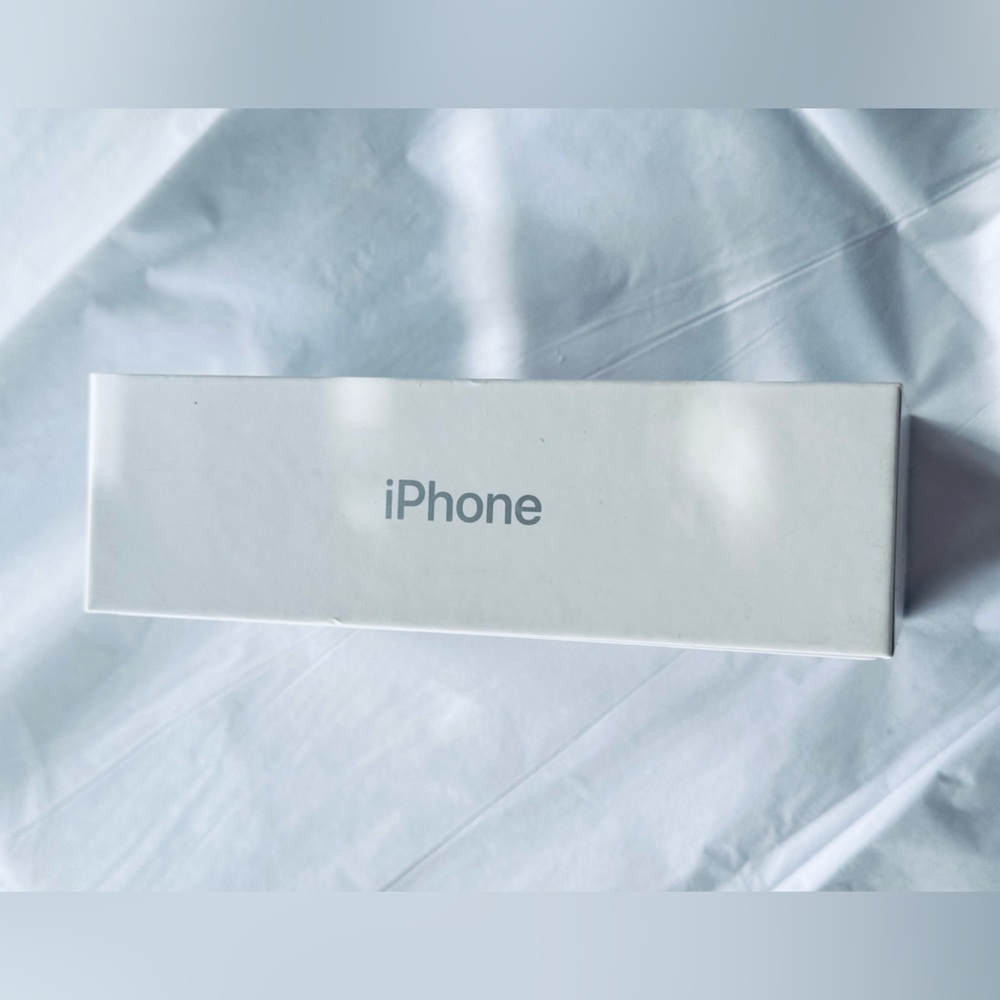 APPLE iPhone Box - Picture 3 of 7